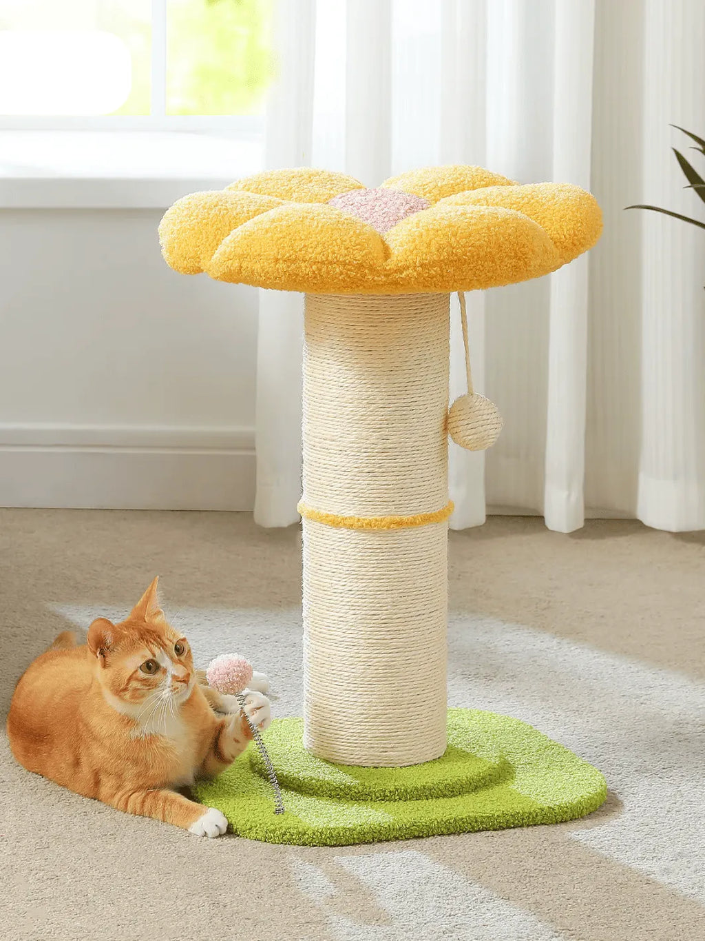 Griffoir fleur pour chat orange avec poteaux doubles en sisal - Fioris - CATIUM
