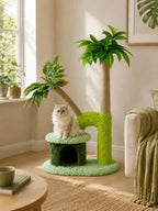 Arbre à chat palmier Palmélia installé dans un salon lumineux avec un chat sur sa plateforme.