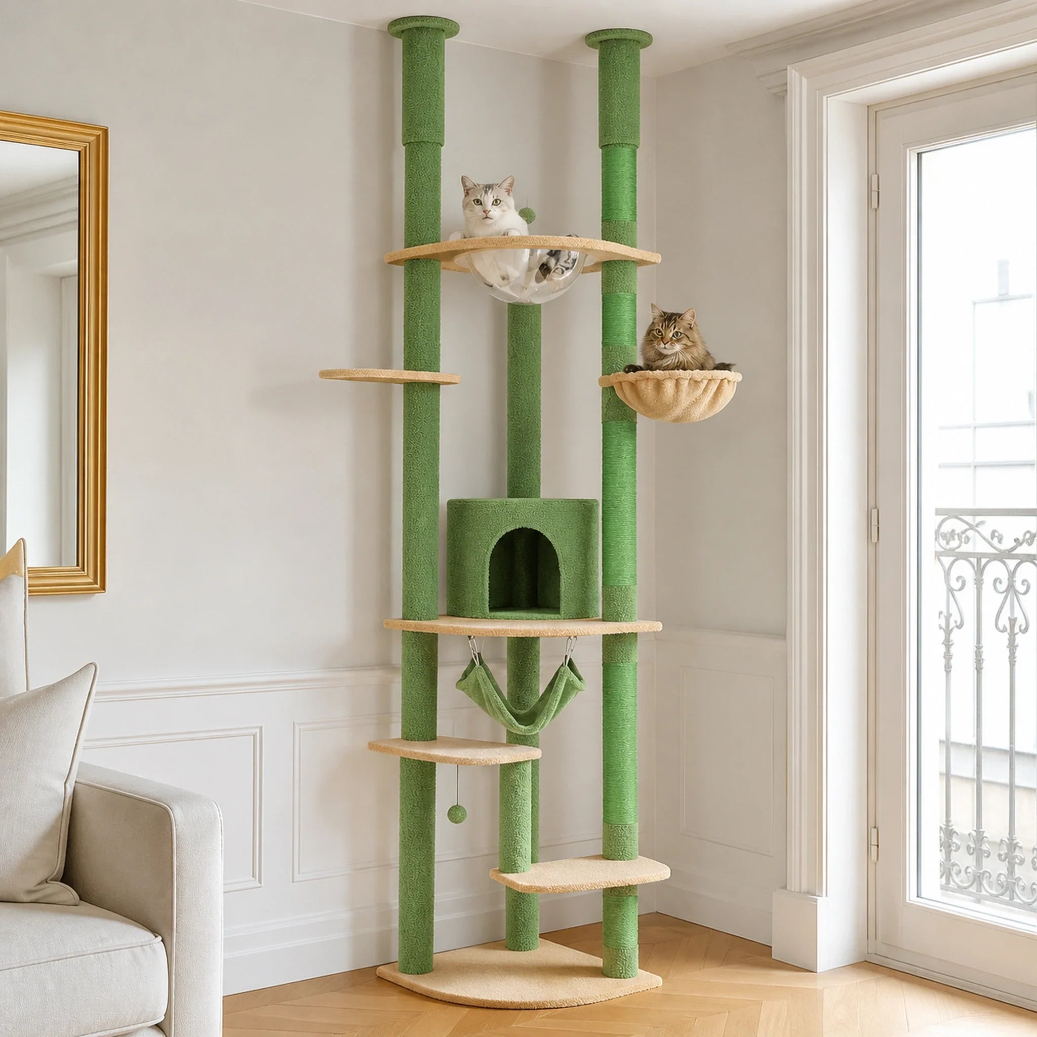 Arbre à chat XXL vert Verdelis dans un salon, avec sept niveaux et une base compacte de 48 × 48 cm
