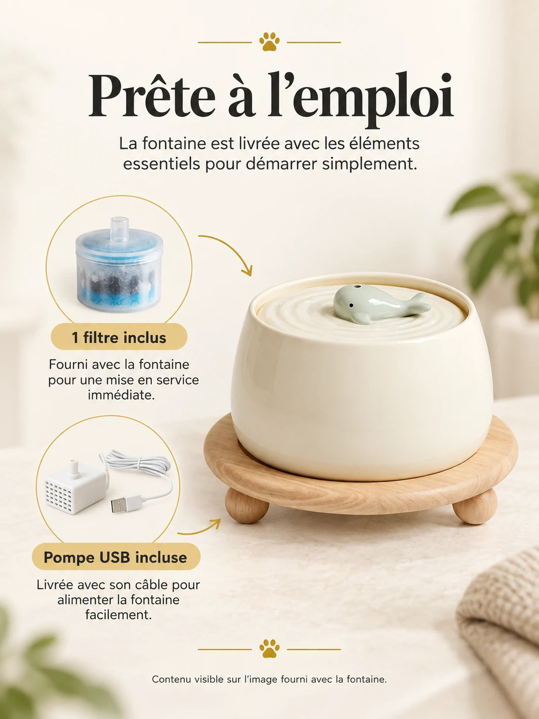 Fontaine Élévia avec son socle en bois, un filtre et une pompe USB fournis.
