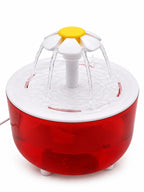 Fontaine à eau pour chat Rubélia rouge transparente de 1,2 L à jets multiples sur fond blanc.